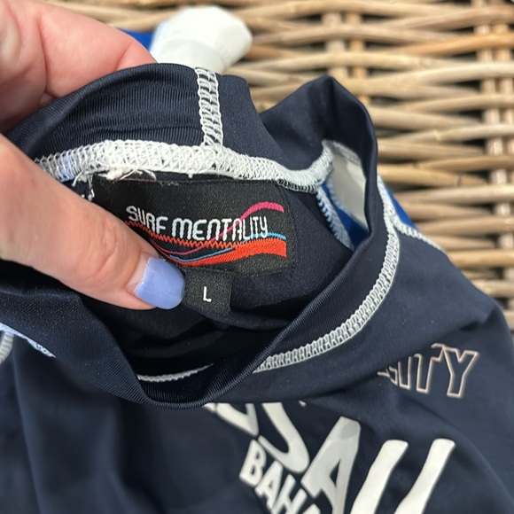 Boys rash guard bundle size small - Picture 9 of 9